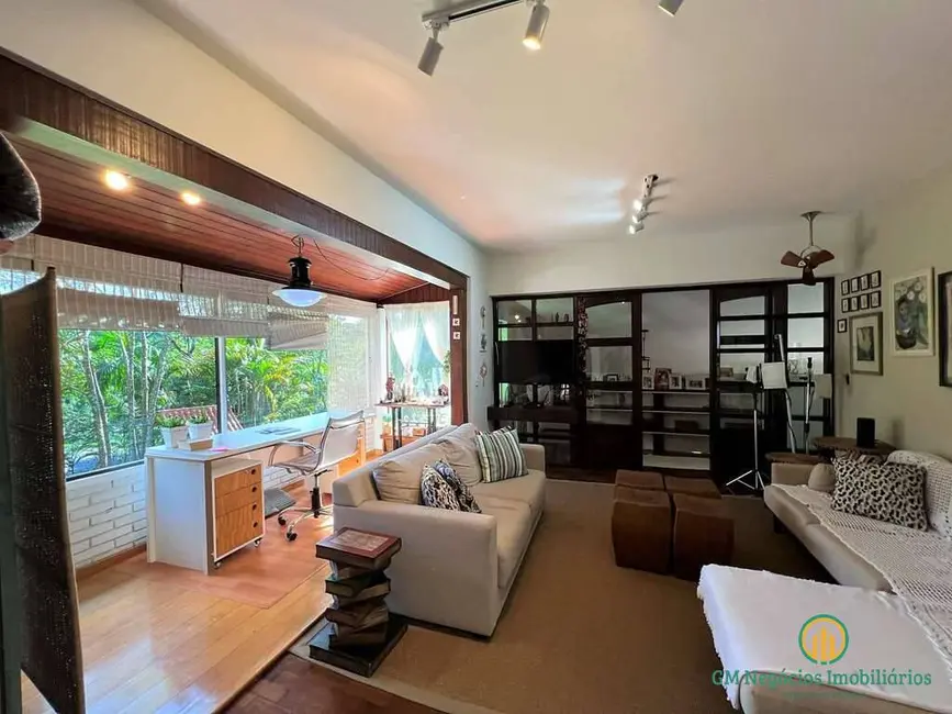 Casa de Condomínio com 5 quartos à venda, 804m2 em Chácara Granja Velha, Carapicuiba - SP - imagem 2 Foto 2 de Casa de Condomínio com 5 quartos à venda, 804m2 em Chácara Granja Velha, Carapicuiba - SP
