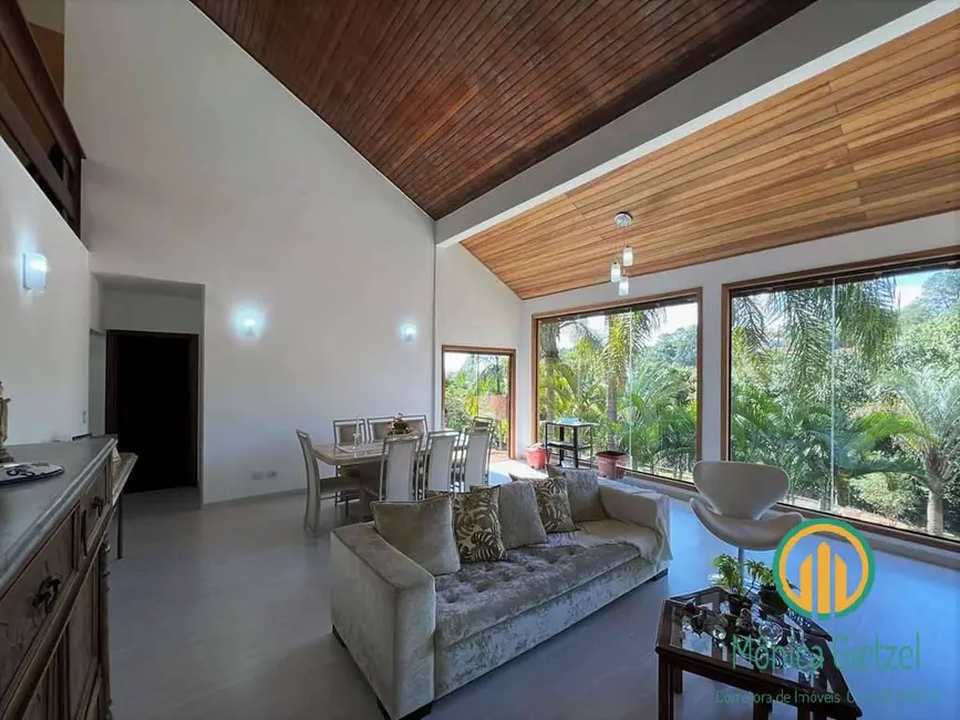 Casa com 4 quartos à venda, 1459m2 em Chácara Santa Lúcia, Carapicuiba - SP - imagem 8 Foto 8 de Casa com 4 quartos à venda, 1459m2 em Chácara Santa Lúcia, Carapicuiba - SP