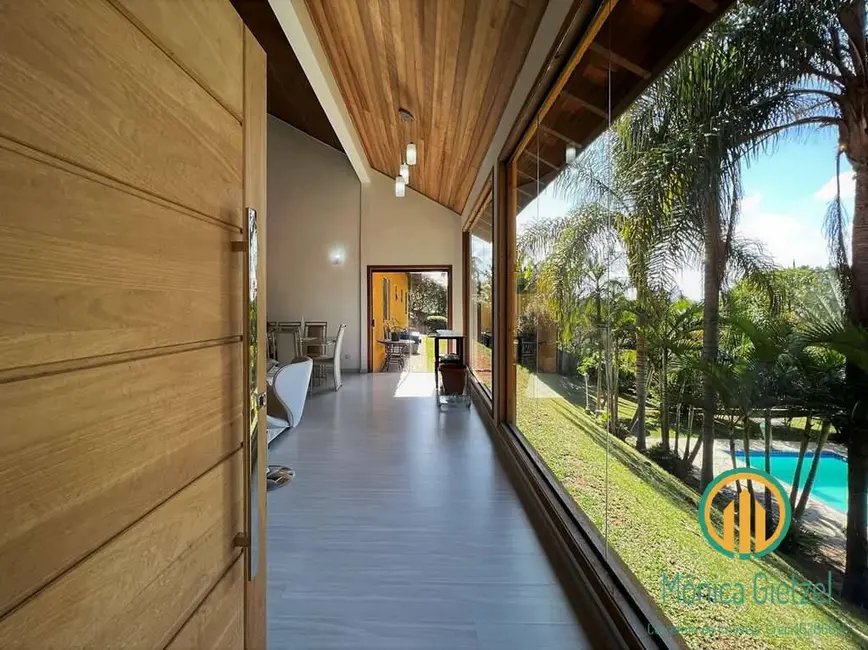 Casa com 4 quartos à venda, 1459m2 em Chácara Santa Lúcia, Carapicuiba - SP - imagem 4 Foto 4 de Casa com 4 quartos à venda, 1459m2 em Chácara Santa Lúcia, Carapicuiba - SP