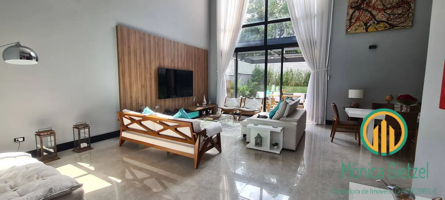 Casa de Condomínio com 4 quartos à venda, 400m2 em Granja Viana, Carapicuiba - SP - imagem 4 Foto 4 de Casa de Condomínio com 4 quartos à venda, 400m2 em Granja Viana, Carapicuiba - SP