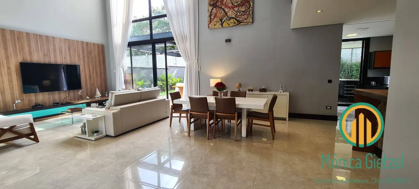 Casa de Condomínio com 4 quartos à venda, 400m2 em Granja Viana, Carapicuiba - SP - imagem 7 Foto 7 de Casa de Condomínio com 4 quartos à venda, 400m2 em Granja Viana, Carapicuiba - SP