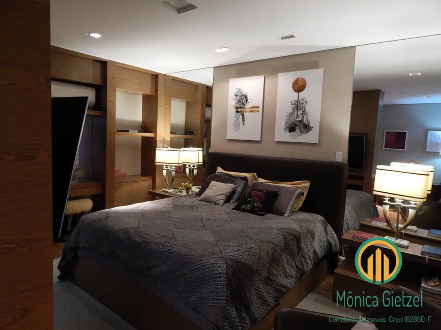 Casa de Condomínio com 4 quartos à venda, 500m2 em Paisagem Renoir, Cotia - SP - imagem 3 Foto 3 de Casa de Condomínio com 4 quartos à venda, 500m2 em Paisagem Renoir, Cotia - SP