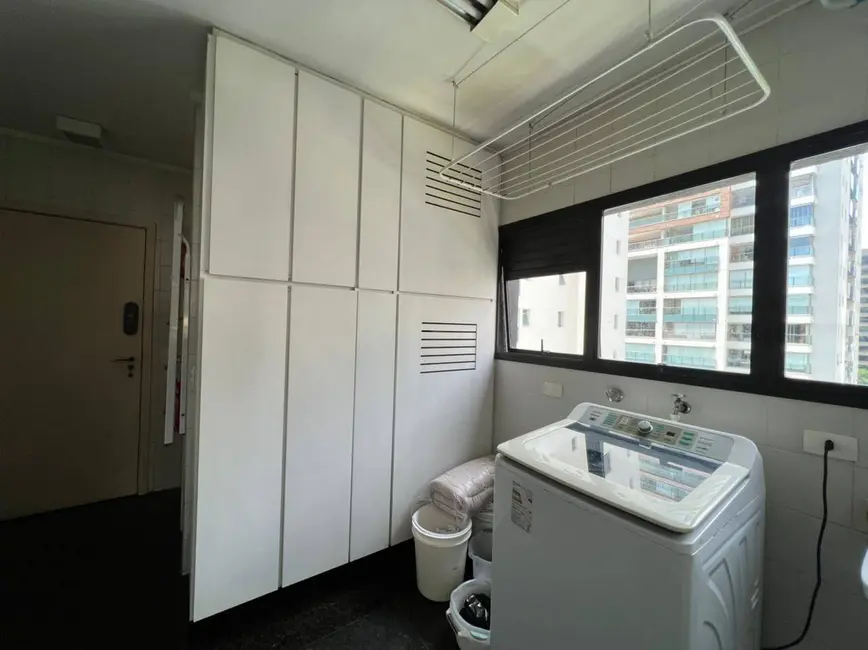 Apartamento com 3 quartos à venda e para alugar, 220m2 em Itaim Bibi, São Paulo - SP - imagem 6 Foto 6 de Apartamento com 3 quartos à venda e para alugar, 220m2 em Itaim Bibi, São Paulo - SP