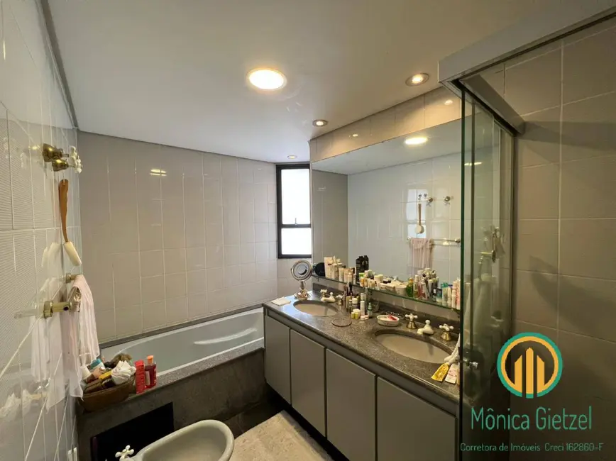 Foto 4 de Apartamento com 3 quartos à venda e para alugar, 220m2 em Itaim Bibi, São Paulo - SP