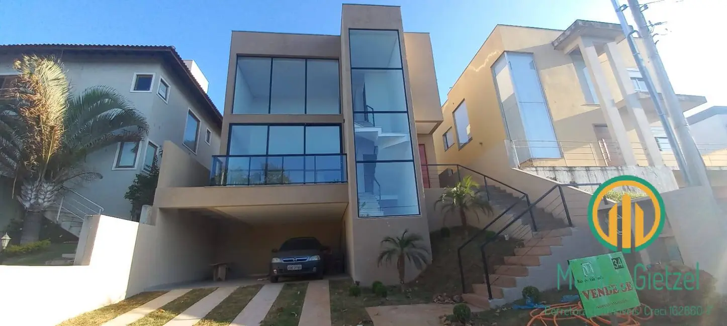 Foto 1 de Casa de Condomínio com 3 quartos à venda, 227m2 em Jardim Caiapiá, Cotia - SP