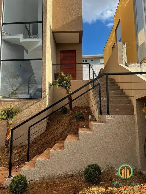 Foto 3 de Casa de Condomínio com 3 quartos à venda, 227m2 em Jardim Caiapiá, Cotia - SP