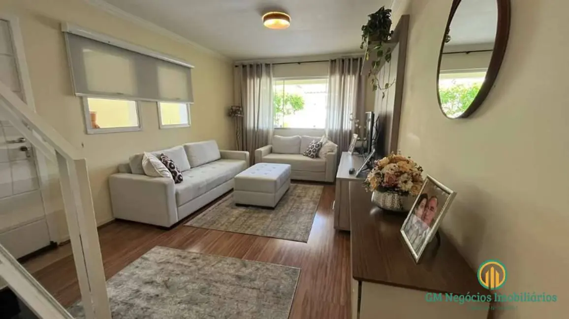 Casa de Condomínio com 3 quartos à venda, 140m2 em Chácara Canta Galo, Cotia - SP - imagem 3 Foto 3 de Casa de Condomínio com 3 quartos à venda, 140m2 em Chácara Canta Galo, Cotia - SP