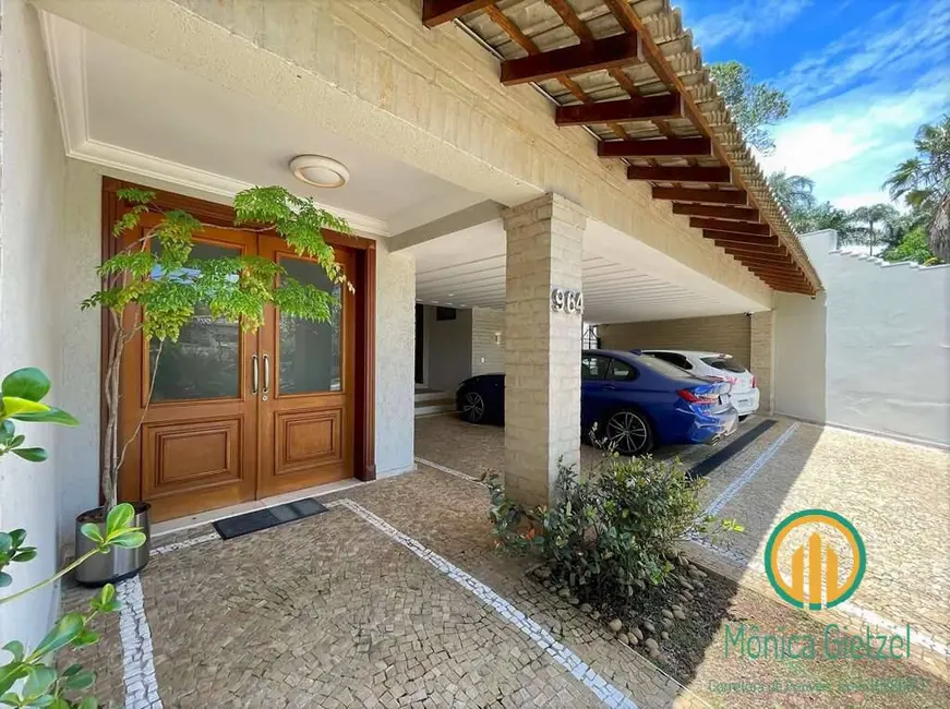 Casa de Condomínio com 5 quartos à venda, 1315m2 em São Paulo II, Cotia - SP - imagem 3 Foto 3 de Casa de Condomínio com 5 quartos à venda, 1315m2 em São Paulo II, Cotia - SP