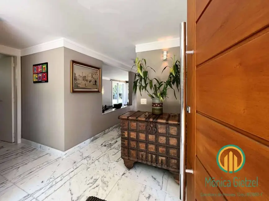 Casa de Condomínio com 4 quartos à venda e para alugar, 1398m2 em Jardim do Golf I, Jandira - SP - imagem 5 Foto 5 de Casa de Condomínio com 4 quartos à venda e para alugar, 1398m2 em Jardim do Golf I, Jandira - SP
