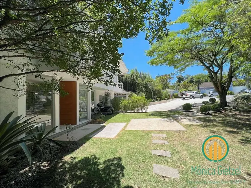 Casa de Condomínio com 4 quartos à venda e para alugar, 1398m2 em Jardim do Golf I, Jandira - SP - imagem 3 Foto 3 de Casa de Condomínio com 4 quartos à venda e para alugar, 1398m2 em Jardim do Golf I, Jandira - SP