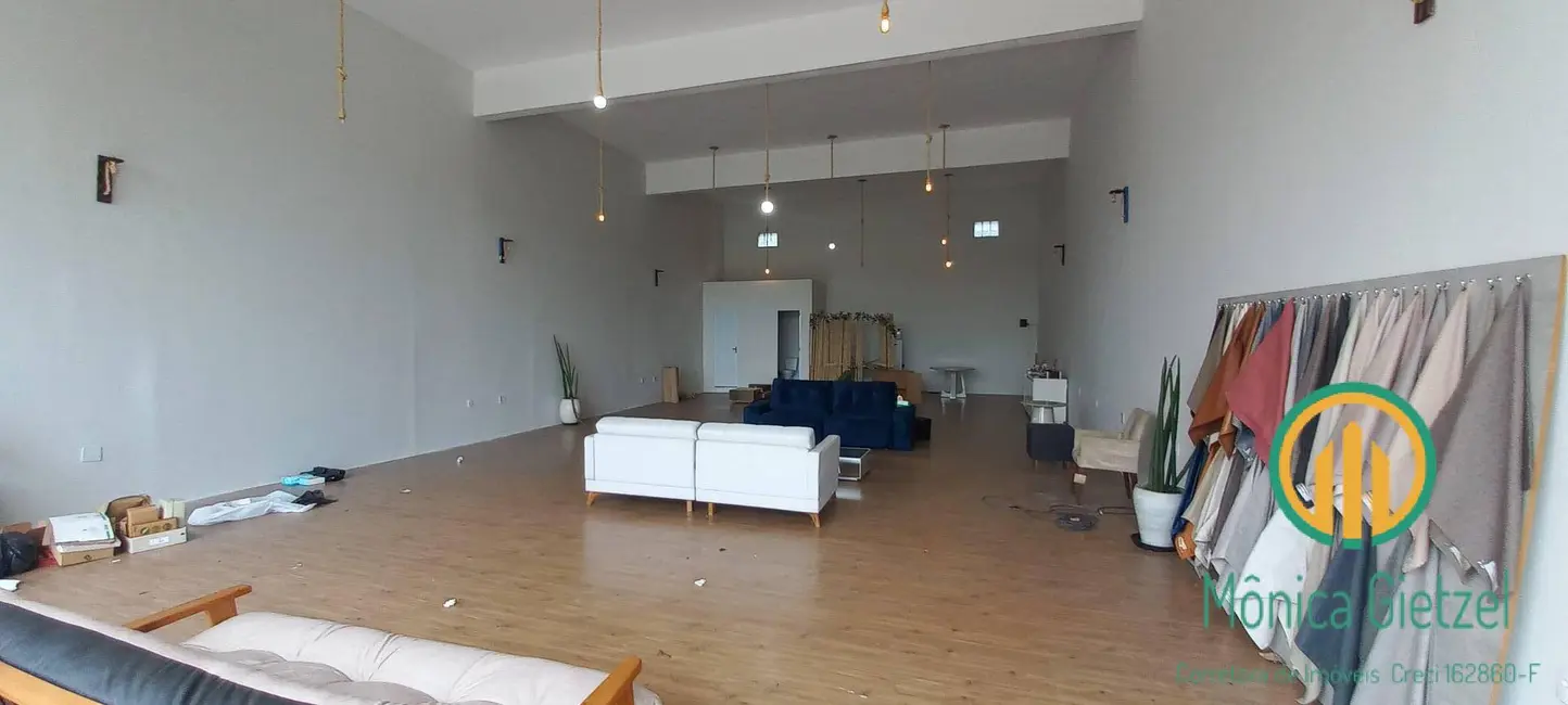 Sala Comercial para alugar, 185m2 em Parque São George, Cotia - SP - imagem 3 Foto 3 de Sala Comercial para alugar, 185m2 em Parque São George, Cotia - SP