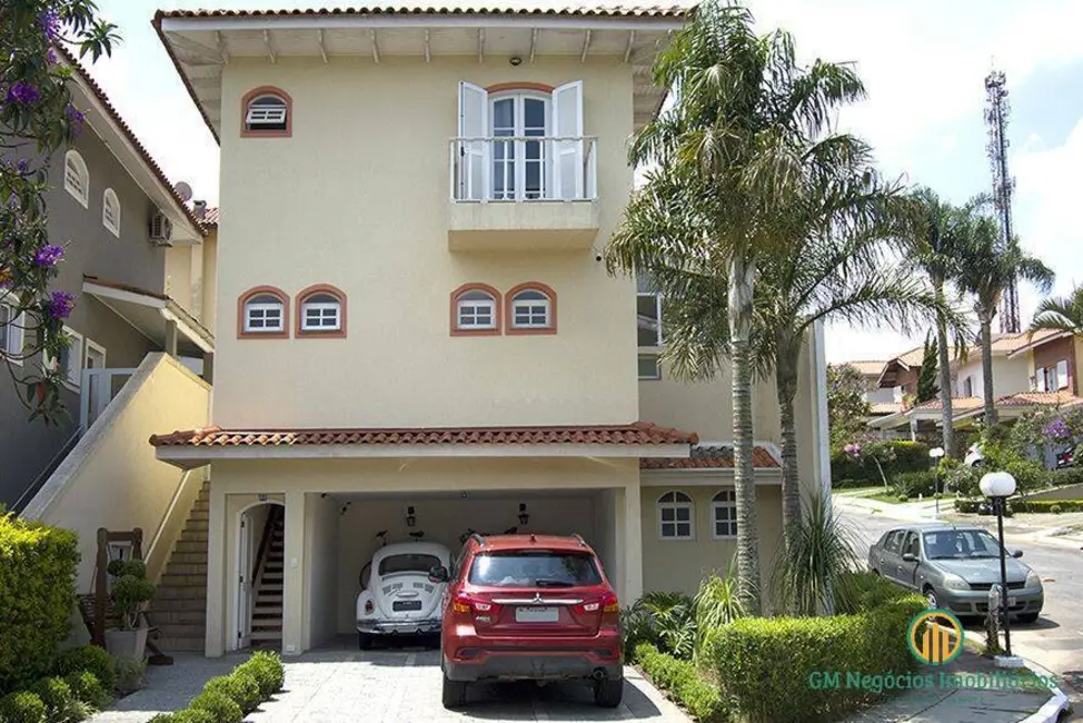 Foto 1 de Casa de Condomínio com 3 quartos à venda, 360m2 em Jardim Lambreta, Cotia - SP