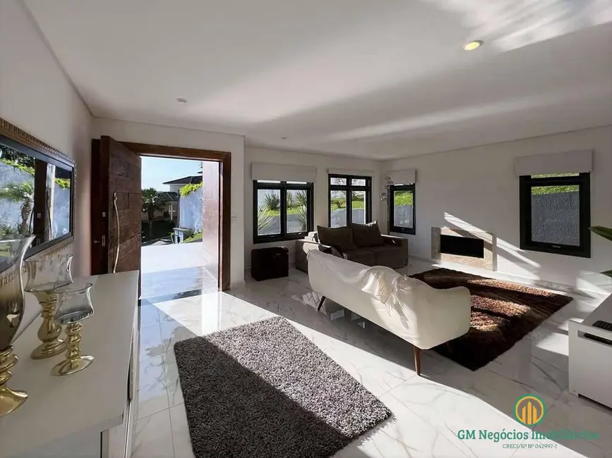 Casa de Condomínio com 5 quartos à venda, 428m2 em São Paulo II, Cotia - SP - imagem 8 Foto 8 de Casa de Condomínio com 5 quartos à venda, 428m2 em São Paulo II, Cotia - SP