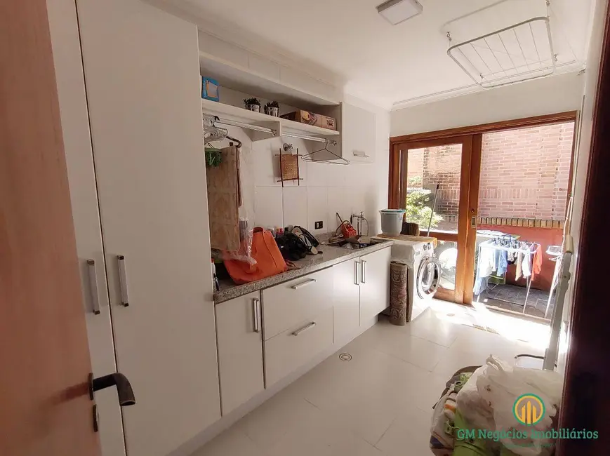 Casa de Condomínio com 5 quartos à venda, 654m2 em Chácara dos Lagos, Carapicuiba - SP - imagem 6 Foto 6 de Casa de Condomínio com 5 quartos à venda, 654m2 em Chácara dos Lagos, Carapicuiba - SP
