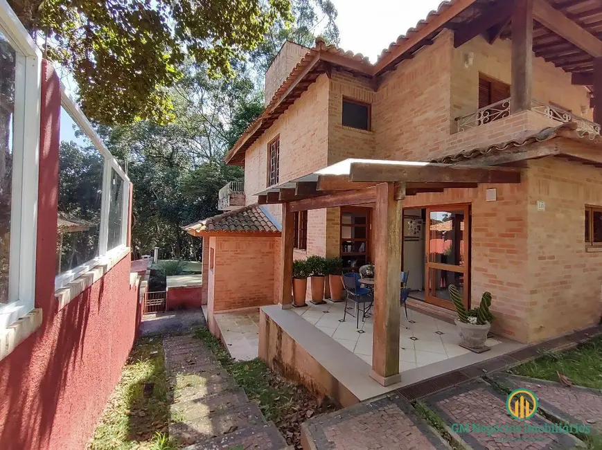 Casa de Condomínio com 5 quartos à venda, 654m2 em Chácara dos Lagos, Carapicuiba - SP - imagem 4 Foto 4 de Casa de Condomínio com 5 quartos à venda, 654m2 em Chácara dos Lagos, Carapicuiba - SP