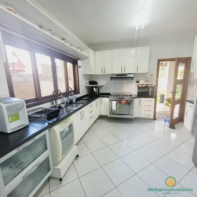 Casa de Condomínio com 4 quartos à venda, 340m2 em São Paulo II, Cotia - SP - imagem 6 Foto 6 de Casa de Condomínio com 4 quartos à venda, 340m2 em São Paulo II, Cotia - SP