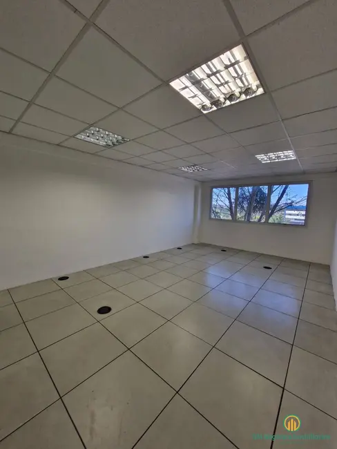 Sala Comercial à venda e para alugar, 38m2 em Lageadinho, Cotia - SP - imagem 2 Foto 2 de Sala Comercial à venda e para alugar, 38m2 em Lageadinho, Cotia - SP