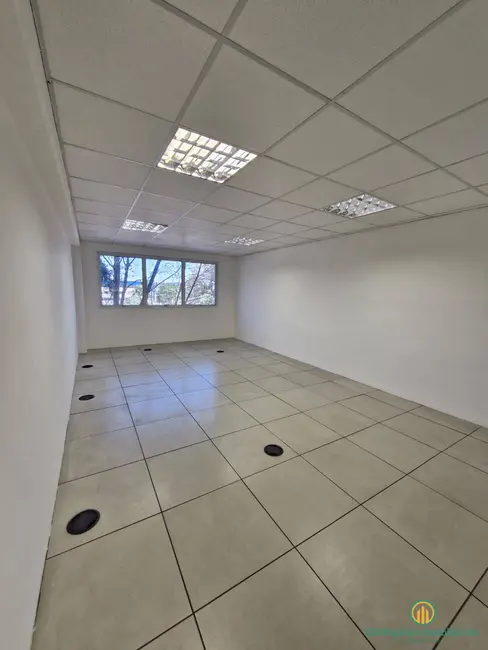 Sala Comercial à venda e para alugar, 38m2 em Lageadinho, Cotia - SP - imagem 7 Foto 7 de Sala Comercial à venda e para alugar, 38m2 em Lageadinho, Cotia - SP