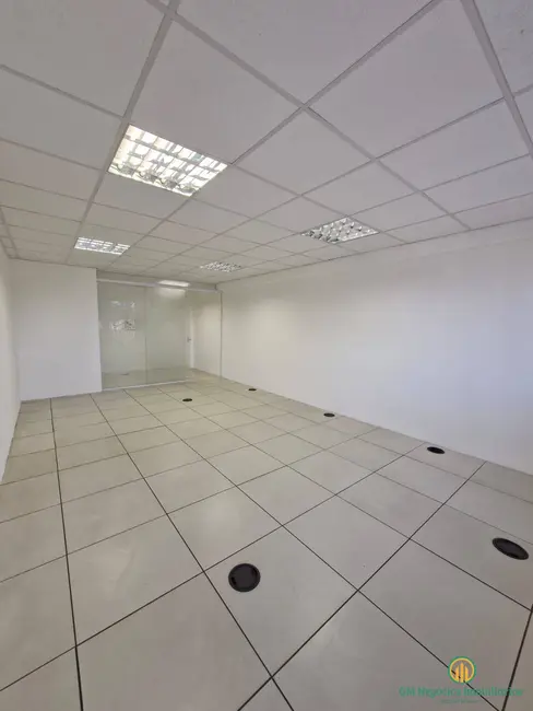 Sala Comercial à venda e para alugar, 38m2 em Lageadinho, Cotia - SP - imagem 5 Foto 5 de Sala Comercial à venda e para alugar, 38m2 em Lageadinho, Cotia - SP