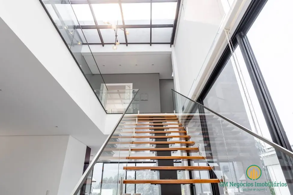 Casa de Condomínio com 4 quartos à venda, 620m2 em Centro Comercial Jubran, Barueri - SP - imagem 4 Foto 4 de Casa de Condomínio com 4 quartos à venda, 620m2 em Centro Comercial Jubran, Barueri - SP