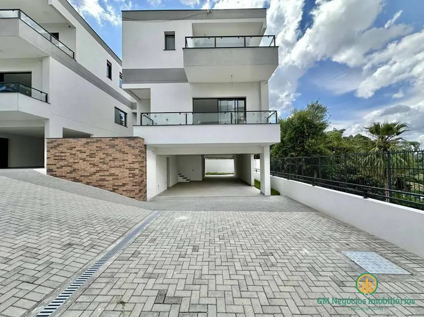 Casa de Condomínio com 3 quartos à venda, 366m2 em Chácara do Refúgio, Carapicuiba - SP - imagem 3 Foto 3 de Casa de Condomínio com 3 quartos à venda, 366m2 em Chácara do Refúgio, Carapicuiba - SP