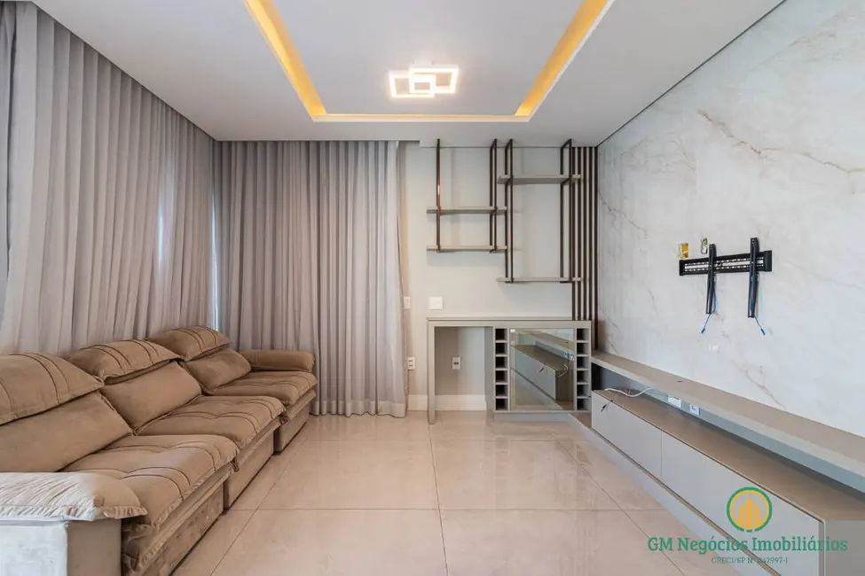 Apartamento com 3 quartos para alugar, 200m2 em Alphaville Empresarial, Barueri - SP - imagem 4 Foto 4 de Apartamento com 3 quartos para alugar, 200m2 em Alphaville Empresarial, Barueri - SP