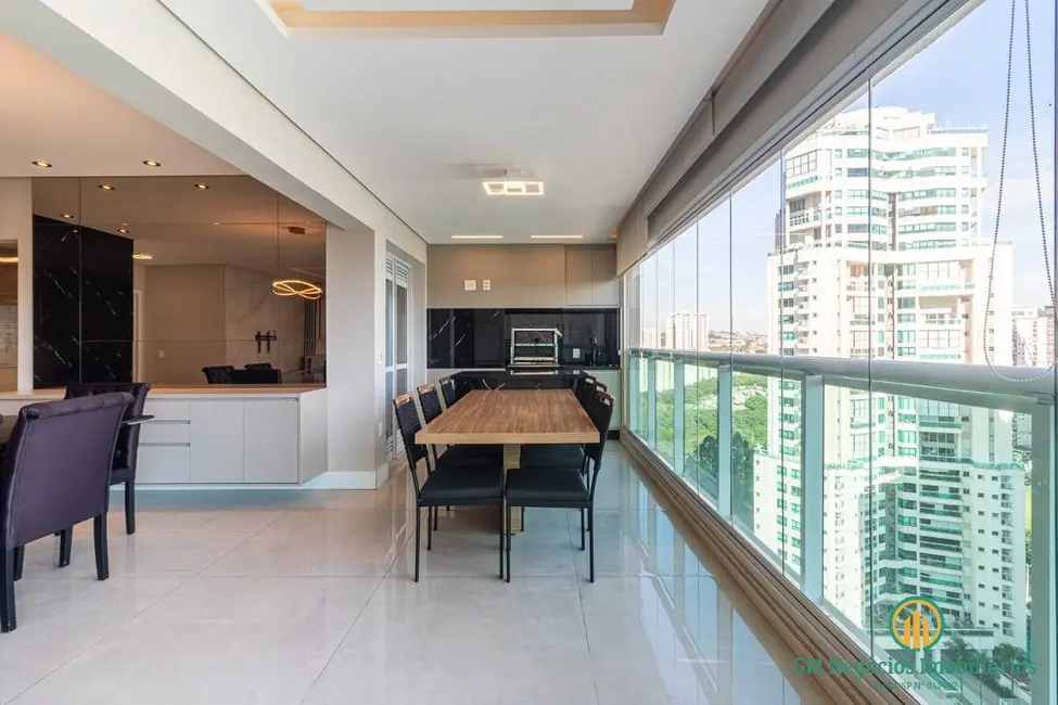 Apartamento com 3 quartos para alugar, 200m2 em Alphaville Empresarial, Barueri - SP - imagem 3 Foto 3 de Apartamento com 3 quartos para alugar, 200m2 em Alphaville Empresarial, Barueri - SP