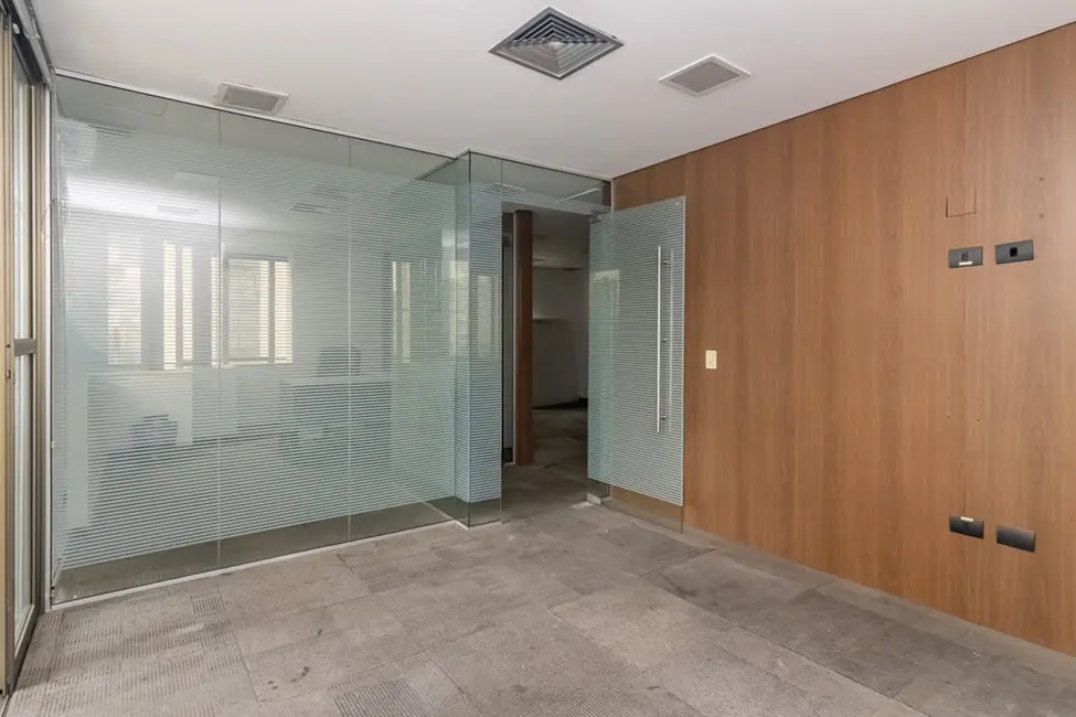 Sala Comercial à venda, 112m2 em Vila Olímpia, São Paulo - SP - imagem 2 Foto 2 de Sala Comercial à venda, 112m2 em Vila Olímpia, São Paulo - SP