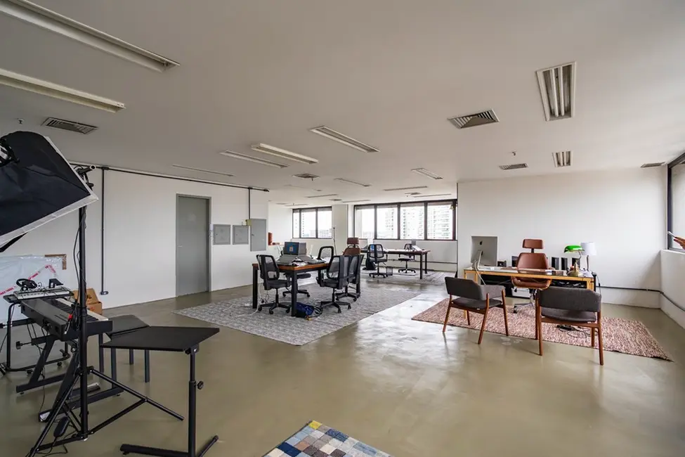 Sala Comercial à venda, 122m2 em Santo Amaro, São Paulo - SP - imagem 1 Foto 1 de Sala Comercial à venda, 122m2 em Santo Amaro, São Paulo - SP