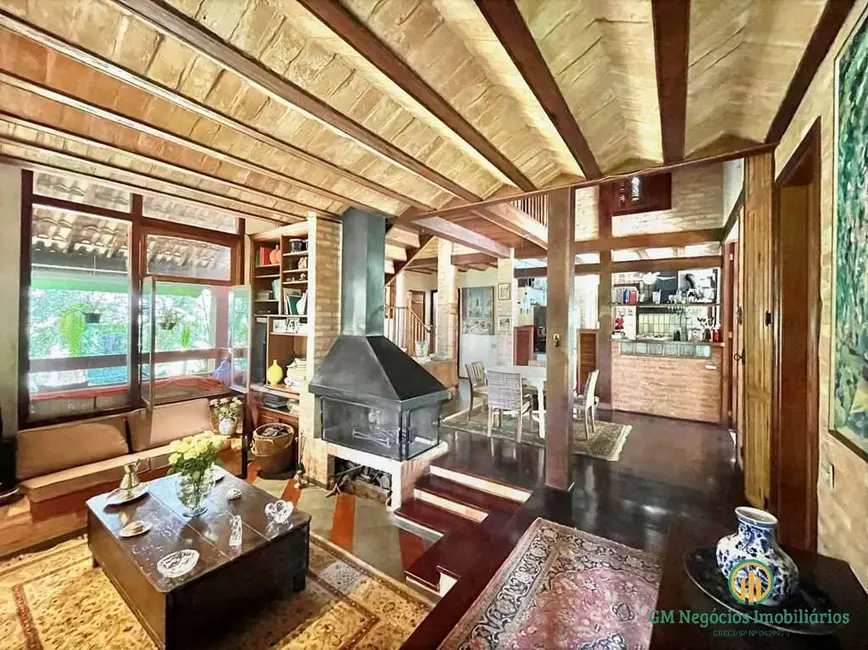 Casa de Condomínio com 3 quartos à venda, 3316m2 em Granja Viana, Carapicuiba - SP - imagem 3 Foto 3 de Casa de Condomínio com 3 quartos à venda, 3316m2 em Granja Viana, Carapicuiba - SP