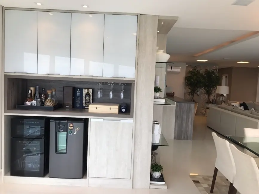 Apartamento com 4 quartos à venda, 236010m2 em Centro, Balneario Camboriu - SC - imagem 3 Foto 3 de Apartamento com 4 quartos à venda, 236010m2 em Centro, Balneario Camboriu - SC