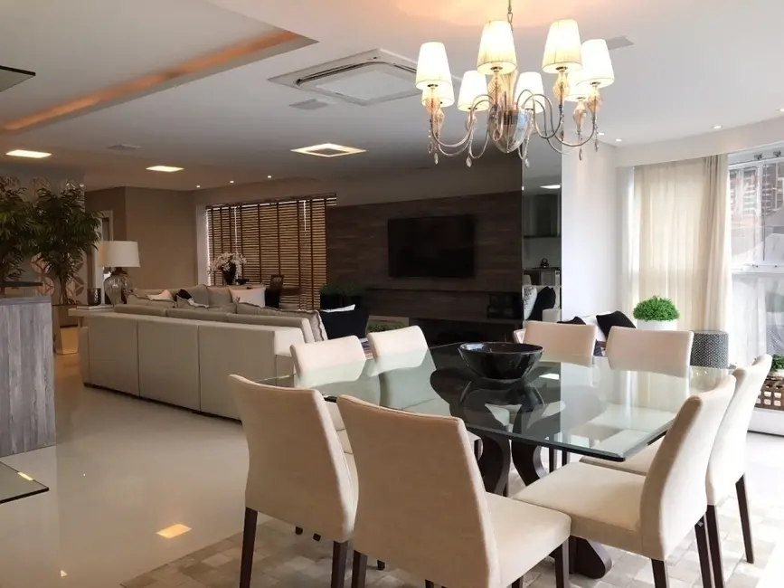 Apartamento com 4 quartos à venda, 236010m2 em Centro, Balneario Camboriu - SC - imagem 2 Foto 2 de Apartamento com 4 quartos à venda, 236010m2 em Centro, Balneario Camboriu - SC