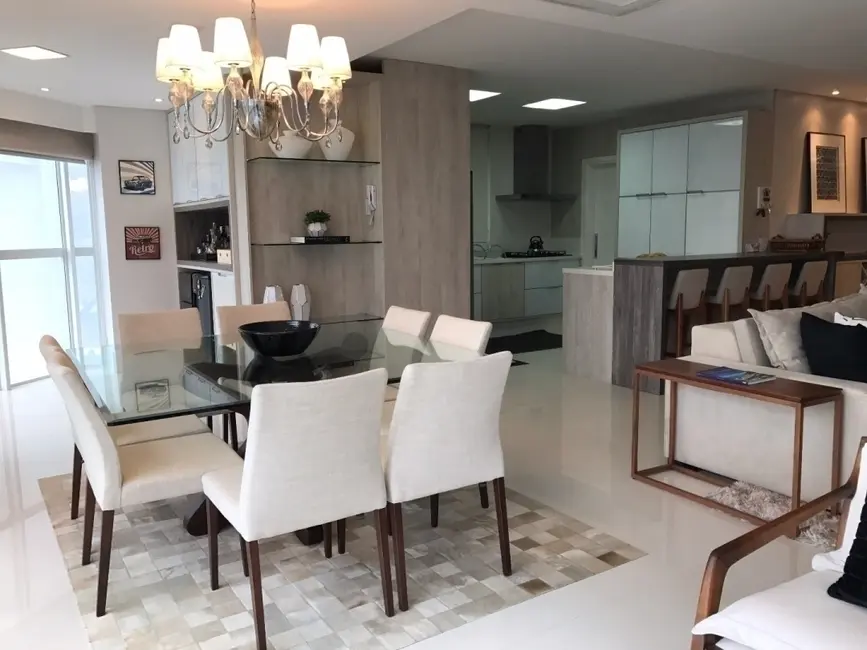 Apartamento com 4 quartos à venda, 236010m2 em Centro, Balneario Camboriu - SC - imagem 7 Foto 7 de Apartamento com 4 quartos à venda, 236010m2 em Centro, Balneario Camboriu - SC