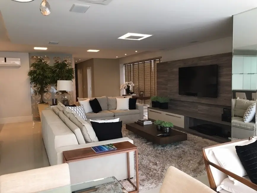 Apartamento com 4 quartos à venda, 236010m2 em Centro, Balneario Camboriu - SC - imagem 6 Foto 6 de Apartamento com 4 quartos à venda, 236010m2 em Centro, Balneario Camboriu - SC