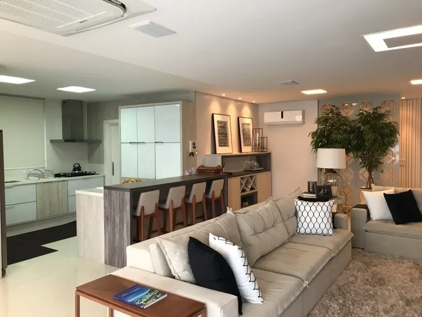 Apartamento com 4 quartos à venda, 236010m2 em Centro, Balneario Camboriu - SC - imagem 4 Foto 4 de Apartamento com 4 quartos à venda, 236010m2 em Centro, Balneario Camboriu - SC