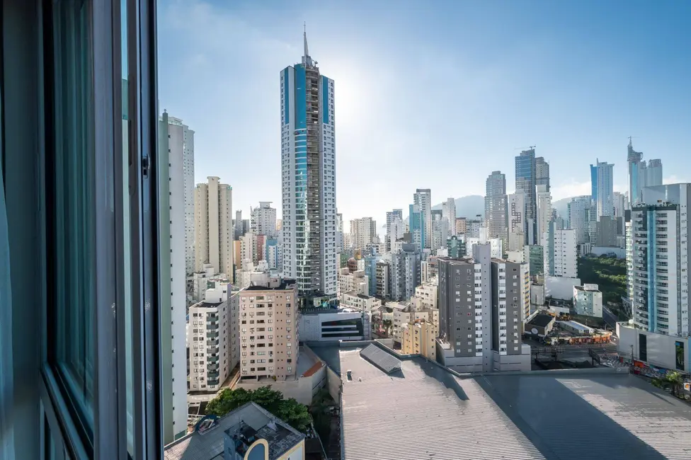 Apartamento com 3 quartos à venda, 105m2 em Centro, Balneario Camboriu - SC - imagem 4 Foto 4 de Apartamento com 3 quartos à venda, 105m2 em Centro, Balneario Camboriu - SC