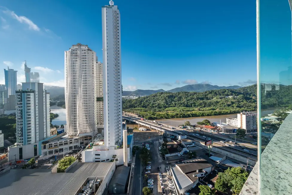 Apartamento com 3 quartos à venda, 105m2 em Centro, Balneario Camboriu - SC - imagem 3 Foto 3 de Apartamento com 3 quartos à venda, 105m2 em Centro, Balneario Camboriu - SC