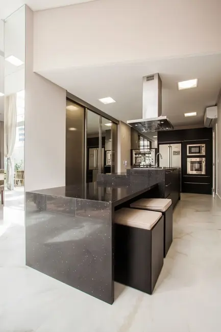 Apartamento com 3 quartos à venda, 134m2 em Centro, Balneario Camboriu - SC - imagem 9 Foto 9 de Apartamento com 3 quartos à venda, 134m2 em Centro, Balneario Camboriu - SC