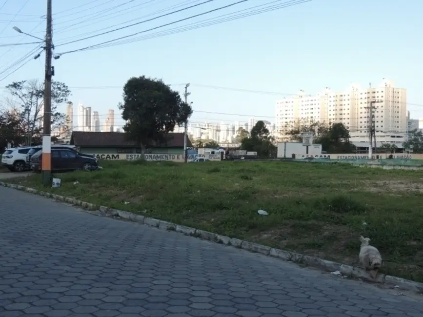 Foto 3 de Terreno / Lote à venda, 1858m2 em Centro, Balneario Camboriu - SC