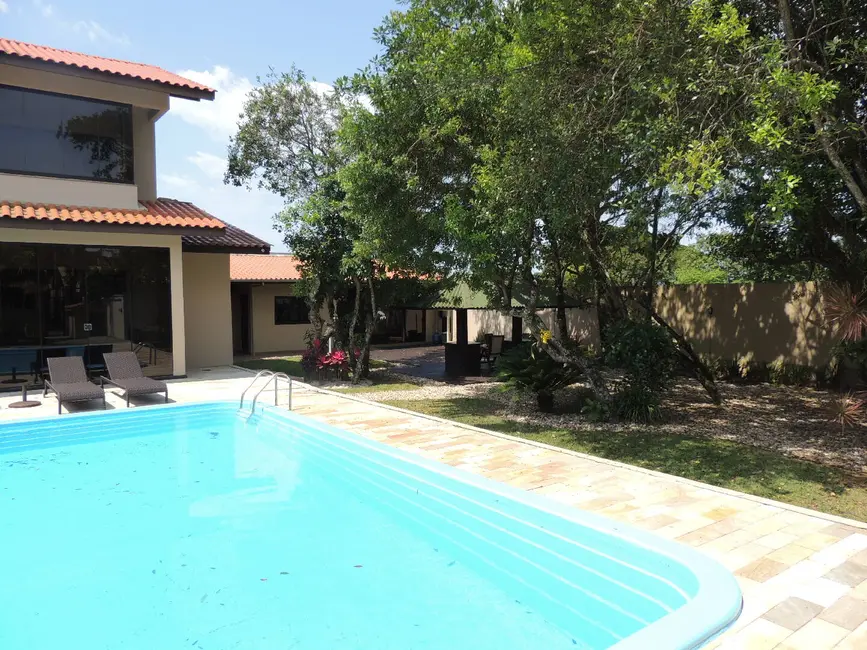 Casa com 4 quartos à venda, 400m2 em Praia do Estaleiro, Balneario Camboriu - SC - imagem 3 Foto 3 de Casa com 4 quartos à venda, 400m2 em Praia do Estaleiro, Balneario Camboriu - SC