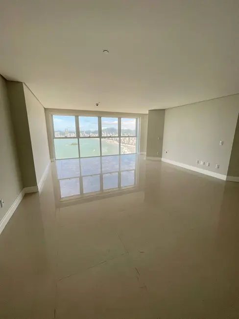 Foto 2 de Apartamento com 3 quartos à venda, 165m2 em Pioneiros, Balneario Camboriu - SC