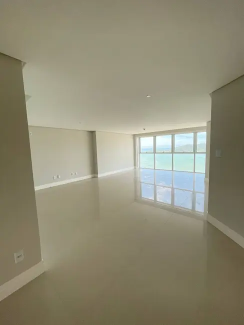 Foto 3 de Apartamento com 3 quartos à venda, 165m2 em Pioneiros, Balneario Camboriu - SC