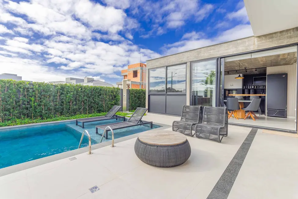 Casa com 3 quartos à venda, 432m2 em Areias, Camboriu - SC - imagem 4 Foto 4 de Casa com 3 quartos à venda, 432m2 em Areias, Camboriu - SC