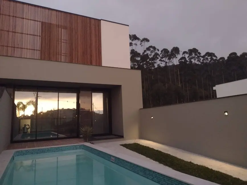 Casa com 3 quartos à venda, 203m2 em Camboriu - SC - imagem 8 Foto 8 de Casa com 3 quartos à venda, 203m2 em Camboriu - SC