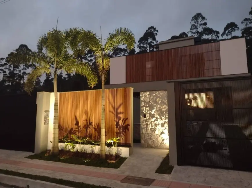 Foto 1 de Casa com 3 quartos à venda, 203m2 em Camboriu - SC