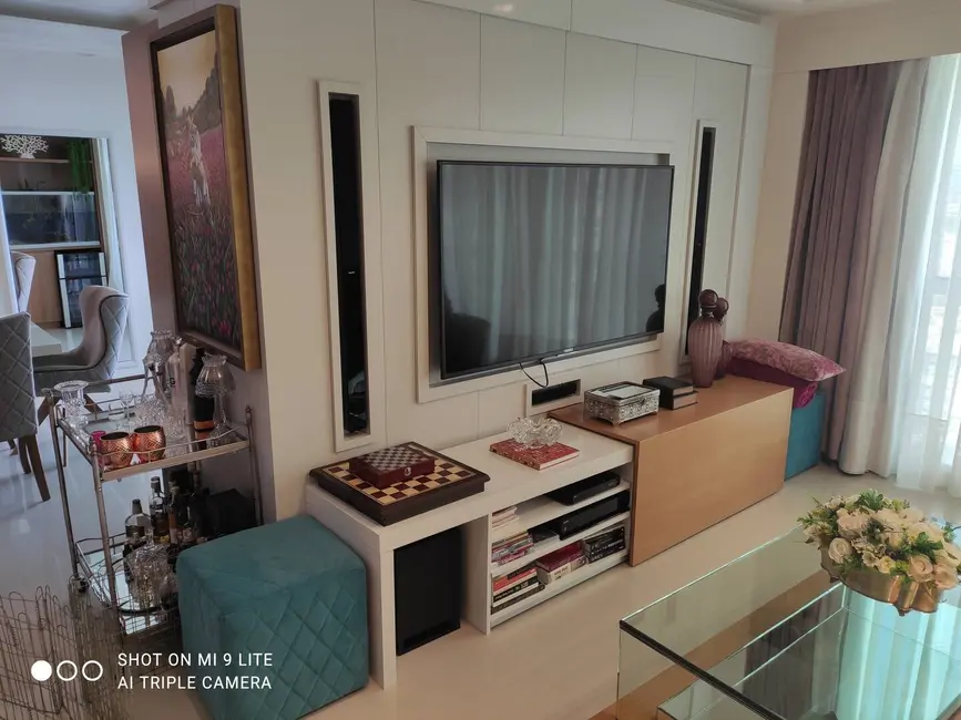 Apartamento com 3 quartos à venda, 217m2 em Centro, Balneario Camboriu - SC - imagem 5 Foto 5 de Apartamento com 3 quartos à venda, 217m2 em Centro, Balneario Camboriu - SC