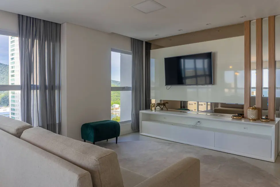 Apartamento com 3 quartos à venda, 157m2 em Centro, Balneario Camboriu - SC - imagem 3 Foto 3 de Apartamento com 3 quartos à venda, 157m2 em Centro, Balneario Camboriu - SC