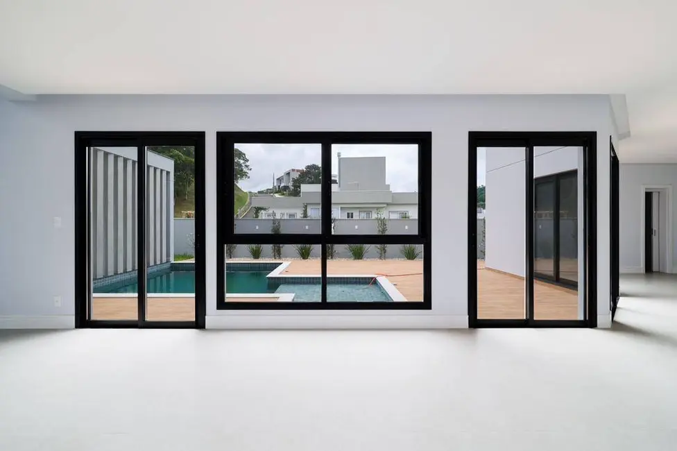 Casa com 4 quartos à venda, 371m2 em Areias, Camboriu - SC - imagem 3 Foto 3 de Casa com 4 quartos à venda, 371m2 em Areias, Camboriu - SC