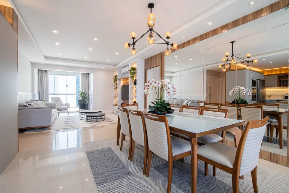 Apartamento com 3 quartos à venda, 137m2 em Centro, Balneario Camboriu - SC - imagem 8 Foto 8 de Apartamento com 3 quartos à venda, 137m2 em Centro, Balneario Camboriu - SC