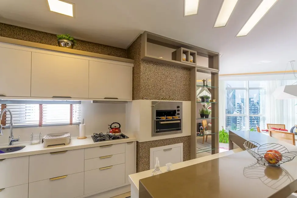 Apartamento com 3 quartos à venda, 129m2 em Centro, Balneario Camboriu - SC - imagem 8 Foto 8 de Apartamento com 3 quartos à venda, 129m2 em Centro, Balneario Camboriu - SC